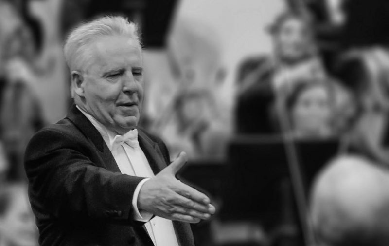 El Maestro Georg Mark en el podio