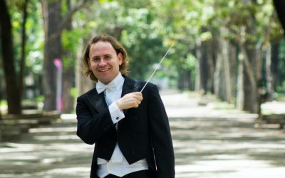 Christian Vásquez conducts the Isangyun Competition in Korea