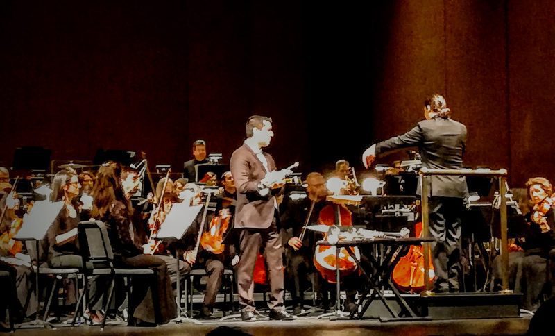 Pacho Flores y José Luis Gómez con la Tucson Symphony en el estreno del Concierto de Otoño de Arturo Márquez