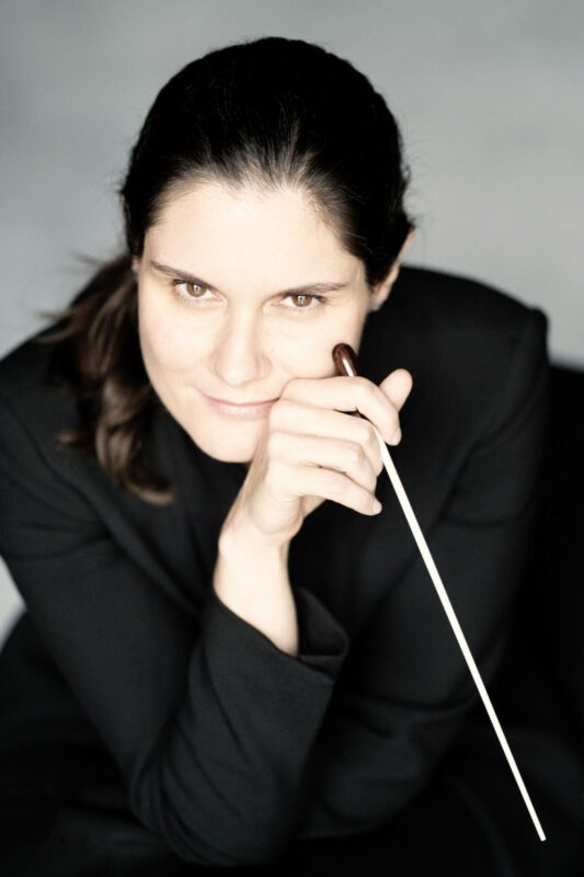Delyana Lazarova dirige a la Fort Worth Symphony