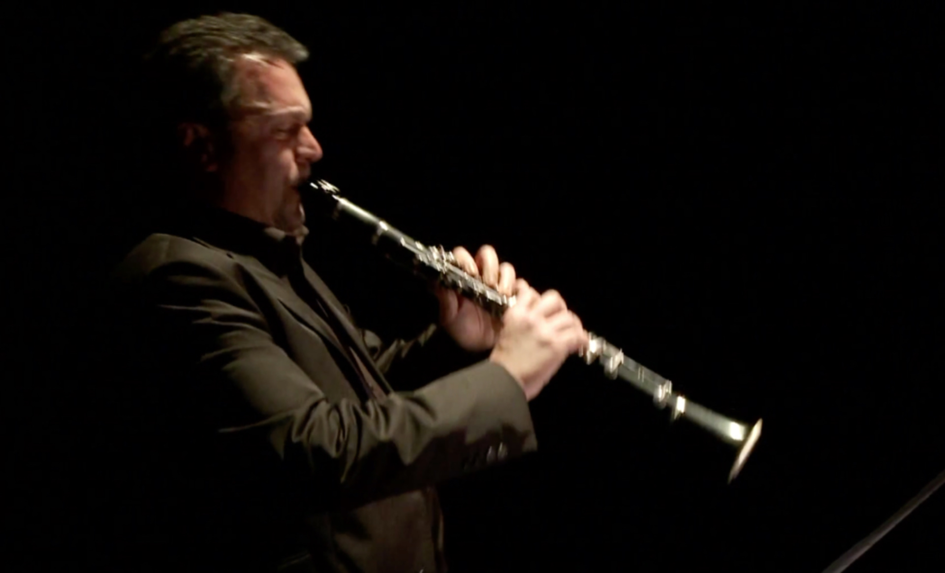 Vásquez and Ferrer end premieres of Flores’ clarinet concerto