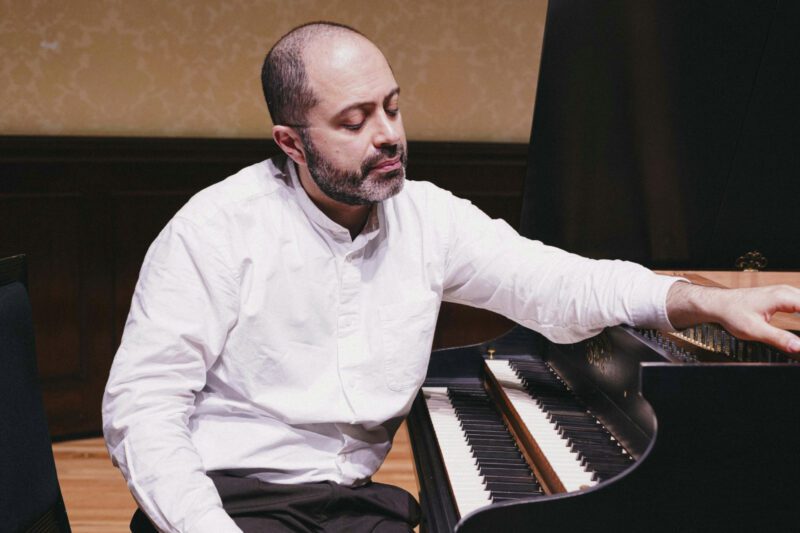 Mahan Esfahani, conciertos en Munich, Leipzig, Helsinki, y Londres